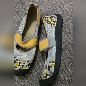 Keen Women's Harvest Mary Jane Size 7.5 Yellow Gray Geometric Comfort Gorpcore